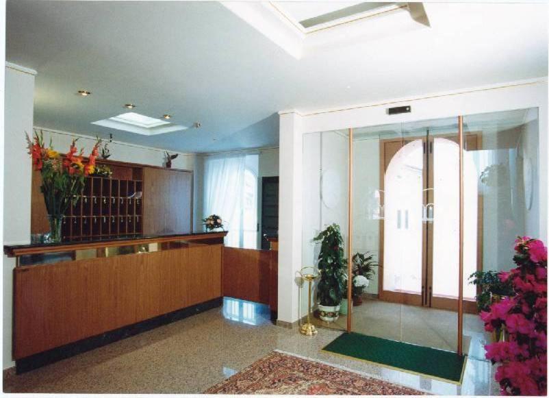 Hotel 2000 فابريانو المظهر الخارجي الصورة