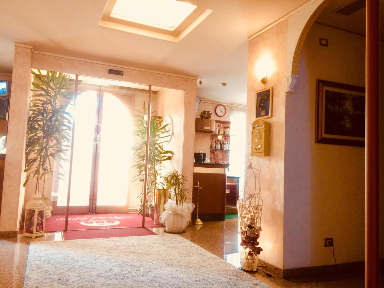 Hotel 2000 فابريانو المظهر الخارجي الصورة